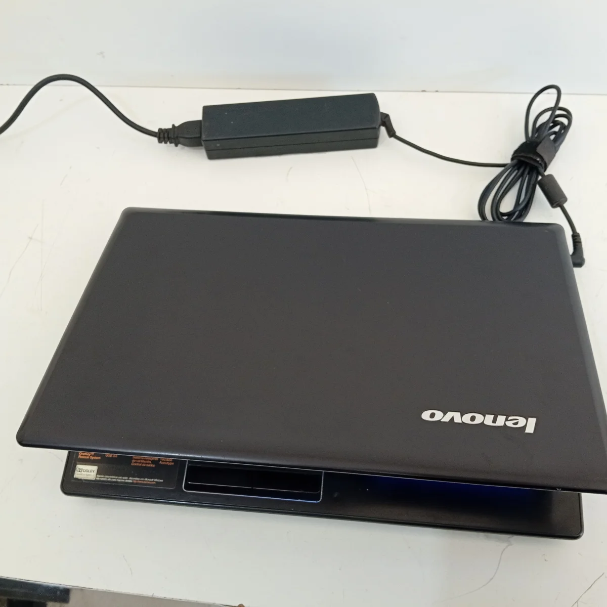 Foto 2 de Notebook Marca Lenovo Modelo 2189 Procesador Intel Core I7-3520m Cpu 2.90ghz Memoria Ram 6 Gb Disco Duro 195 Gb Acc No Tiene