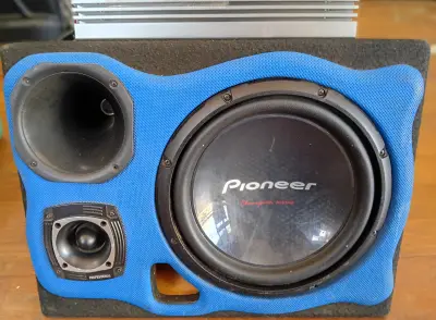 Caja C/ Parlantes Para Auto Usado En Buen Estado Acc 1 Woofer Pioneer De 12"1 Corneta1 Super Twister