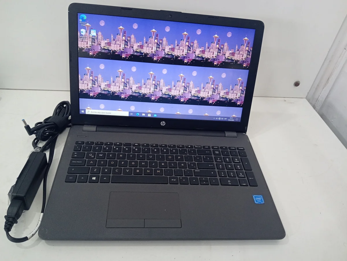 Notebook Marca Hp Modelo 250 G6 Procesador Celeron Memoria Ram 4 Gb Disco Duro 500 Gb Acc Con Ent.HdmiUsbS.L.Cd T.Numerico