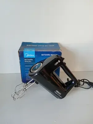 Batidora Marca Midea Modelo Hm0293. Usado En Buen Estado Acc Con 1 Par De Bastidores En Caja