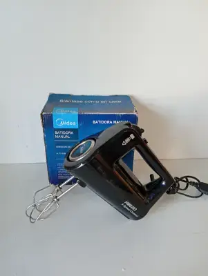 Batidora Marca Midea Modelo Hm0293. Usado En Buen Estado Acc Con 1 Par De Bastidores En Caja