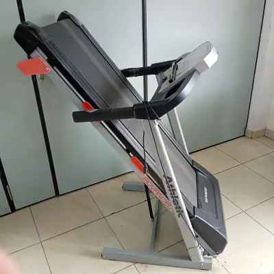 Cinta Para Caminar Marca Athletic Para 120kg Modelo Advanced 530t Usado Con Desgaste Acc: Con Monitor Comentario: Con Algunos Desgastes Notorio.