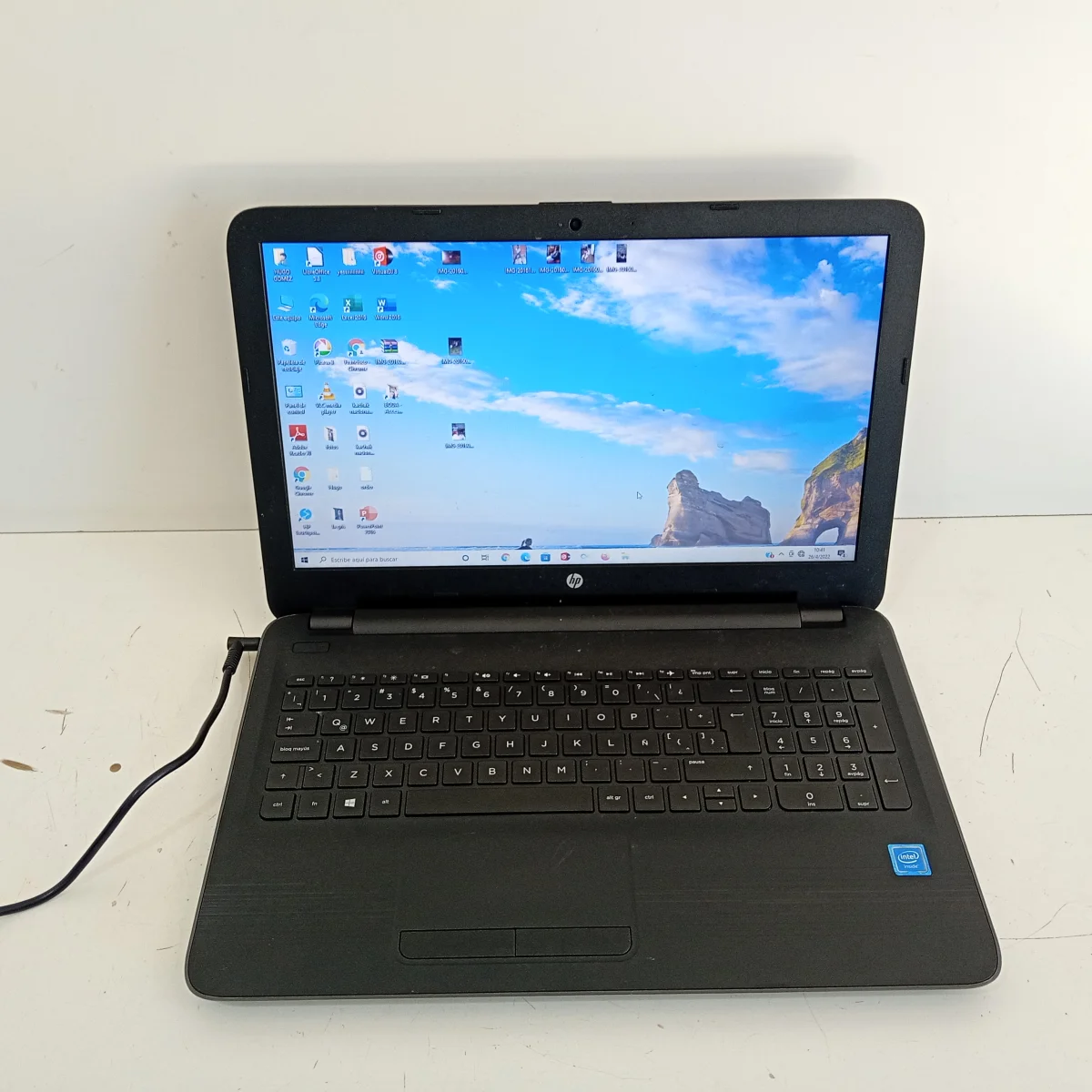 Notebook Marca Hp Modelo Rtl8723be Procesador Celerom Memoria Ram 4 Gb Disco Duro 500 Gb Acc Estuche Color Negro