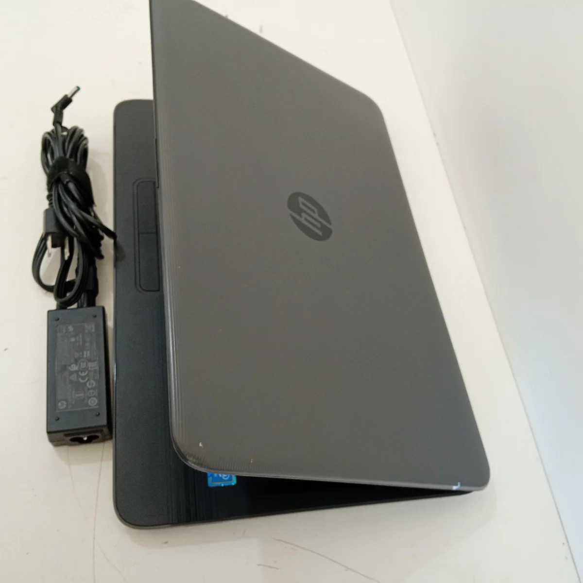 Foto 3 de Notebook Marca Hp Modelo Rtl8723be Procesador Celerom Memoria Ram 4 Gb Disco Duro 500 Gb Acc Estuche Color Negro