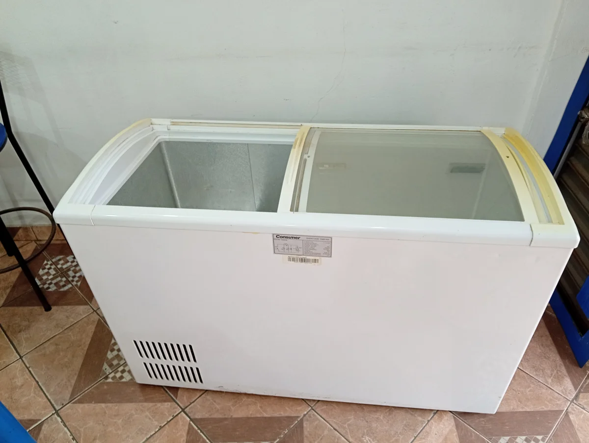 Foto 3 de Congeladora / Frezzer Marca Consumer Litros 400 Modelo Cmr400 Usado En Buen Estado Acc No Tiene