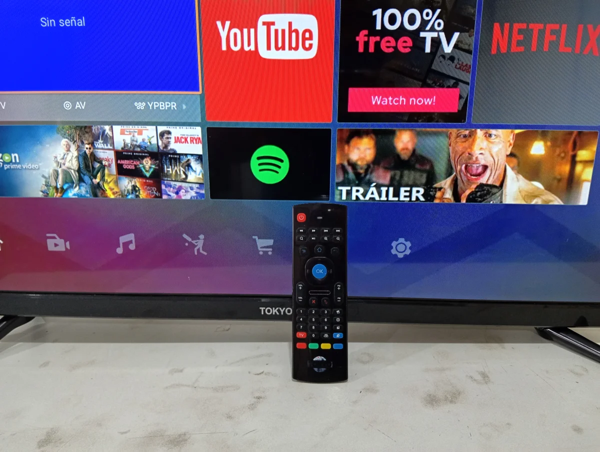 Foto 2 de Televisor Led Smart De 32 '' Marca Tokyo Modelo Tvtokh32sm Sin Control Usado En Buen Estado Acc PatitasControl Air