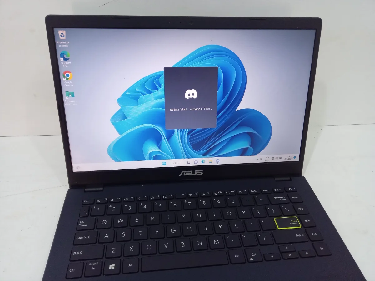 Foto 2 de Notebook Marca Asus Modelo Desktop-061kap7 Procesador Celeron Memoria Ram 4 Gb Disco Duro 100 Gb Acc Con Cargador