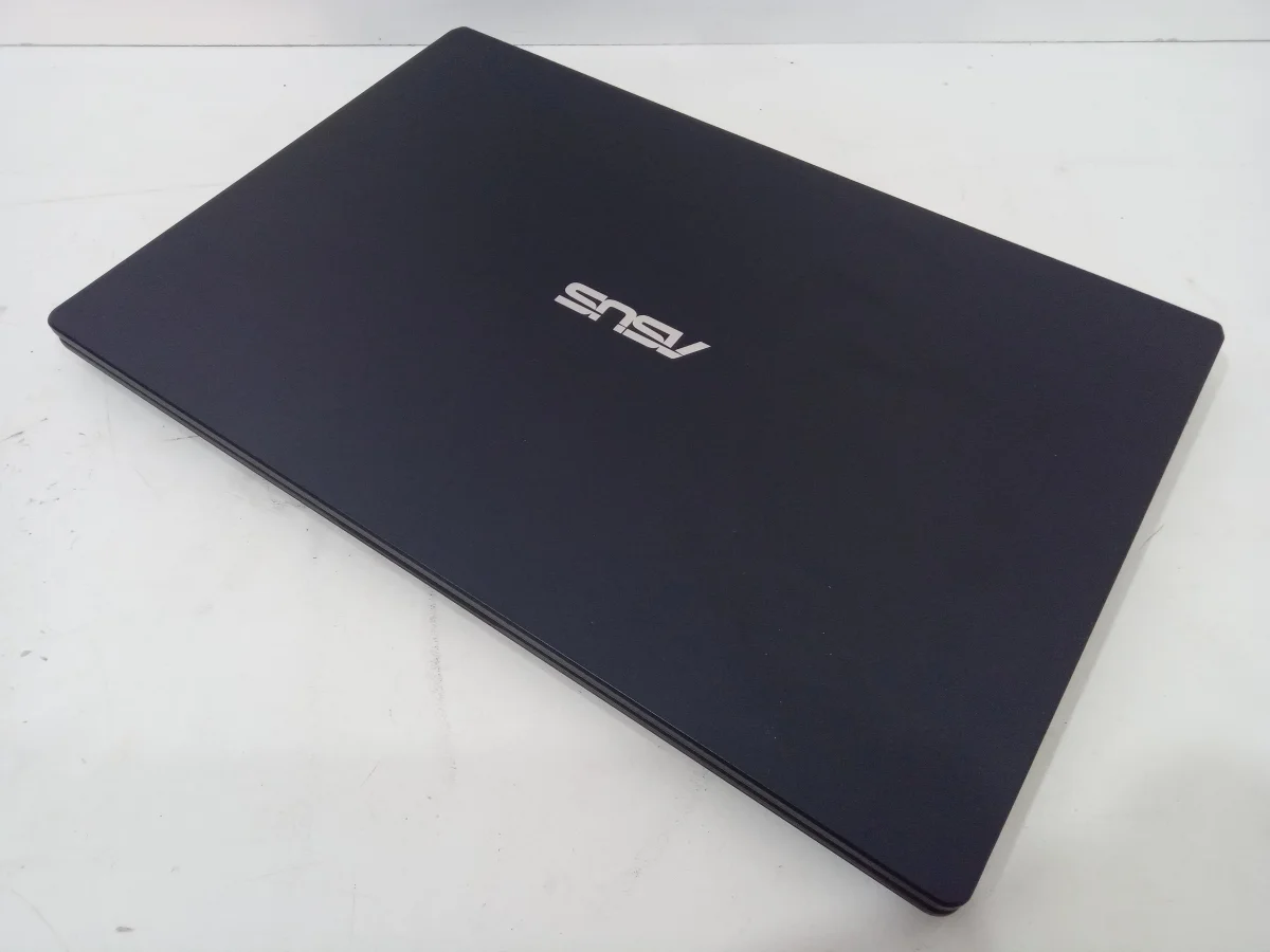 Foto 3 de Notebook Marca Asus Modelo Desktop-061kap7 Procesador Celeron Memoria Ram 4 Gb Disco Duro 100 Gb Acc Con Cargador