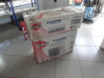 Foto 3 de Aire Acondicionado Tipo Split Marca Toky Potencia Btu 12.000 Con Kit Instalacion Con Control Modelo Aatokae21-L12chr1 Nuevo Sin Uso Con Caja Acc No Tiene