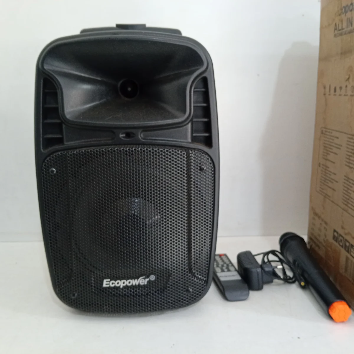 Foto 2 de Caja De Sonido Amplificada Marca Ecopower Modelo Ep-S502 Con Control Usado En Buen Estado Acc Con 1 Microfono Ent.UsbBtRadioCargador