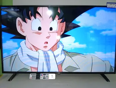 Televisor Led Smart De 43 '' Marca Jam Modelo Sk43e10 Con Control Usado En Buen Estado Acc Patitas