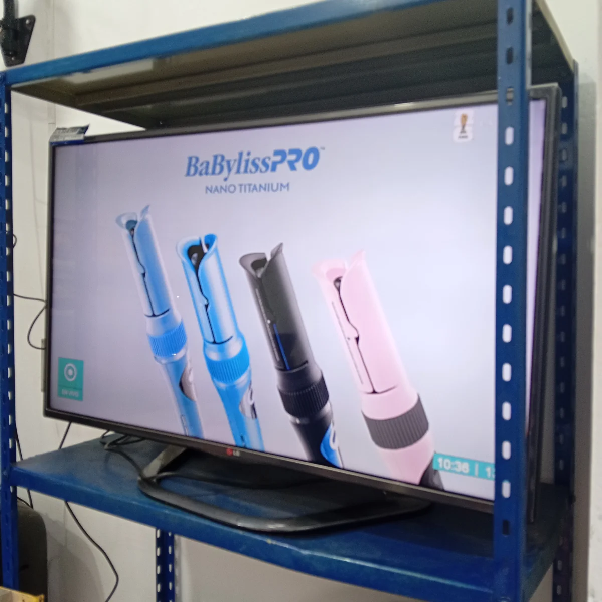 Foto 2 de Televisor Led Smart De 42 '' Marca Lg Modelo 42la6200 Con Control Usado En Buen Estado Acc Base De PlasticoEntradas Usb-Hdmi-Av-Lam