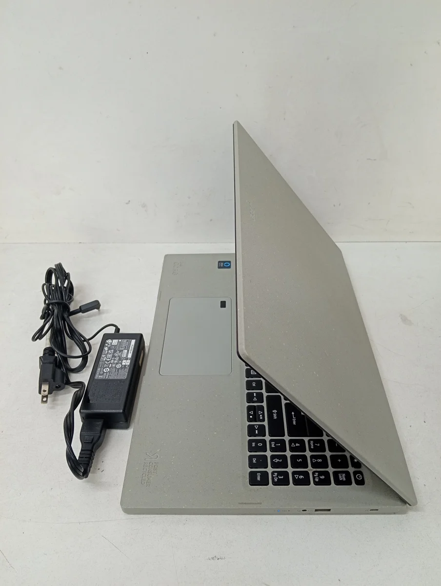 Foto 2 de Notebook Marca Acer Modelo N20c5 Procesador I7 Memoria Ram 16 Gb Disco Duro 500 Gb Acc No Tiene