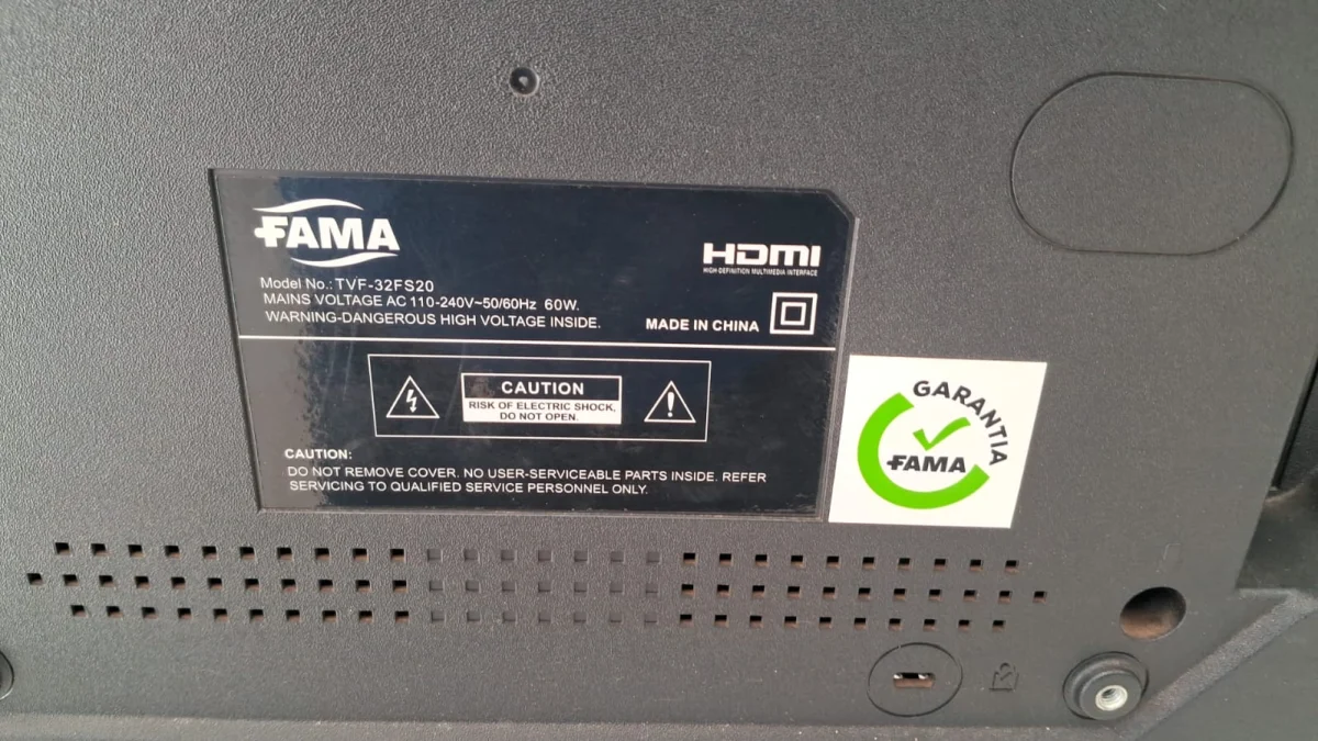 Foto 3 de Televisor Led Convencional De 32 '' Marca Fama Modelo Tvf-32fs20 Usado En Buen Estado Con Control Sin Caja Acc C/Patias
