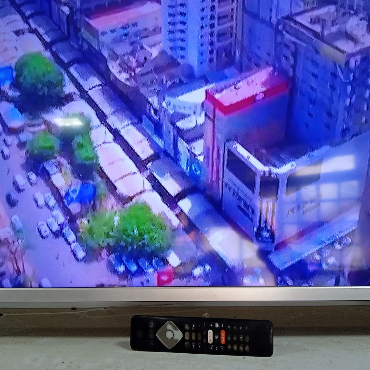 Foto 3 de Televisor Led Smart De 50 '' Marca Philips Modelo 50pud6654/55 Con Control Usado En Buen Estado Acc Con Patitas Y Cable Power