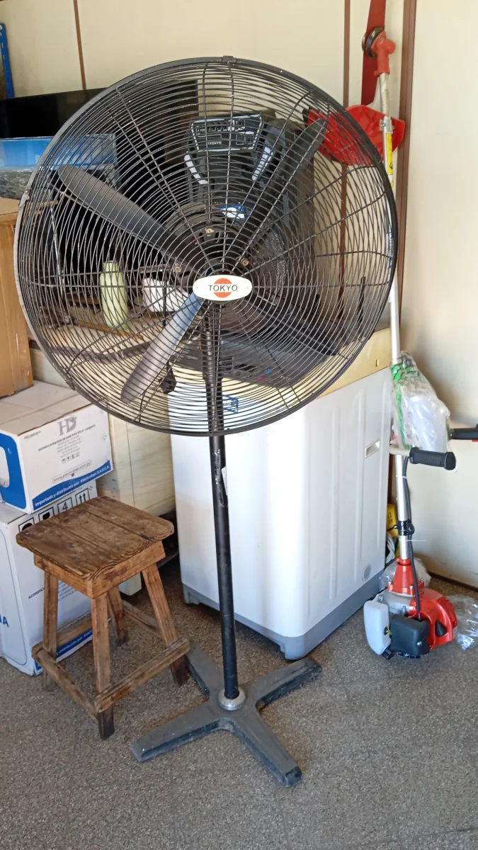 Foto 2 de Ventilador 3 Velocidades Marca Tokyio Modelo No Visible Usado En Buen Estado Acc No Tiene