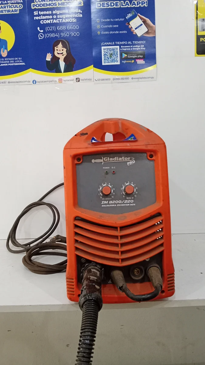 Soldador Marca Gladiator Modelo Im8200/220 Usado En Buen Estado Acc No Tiene