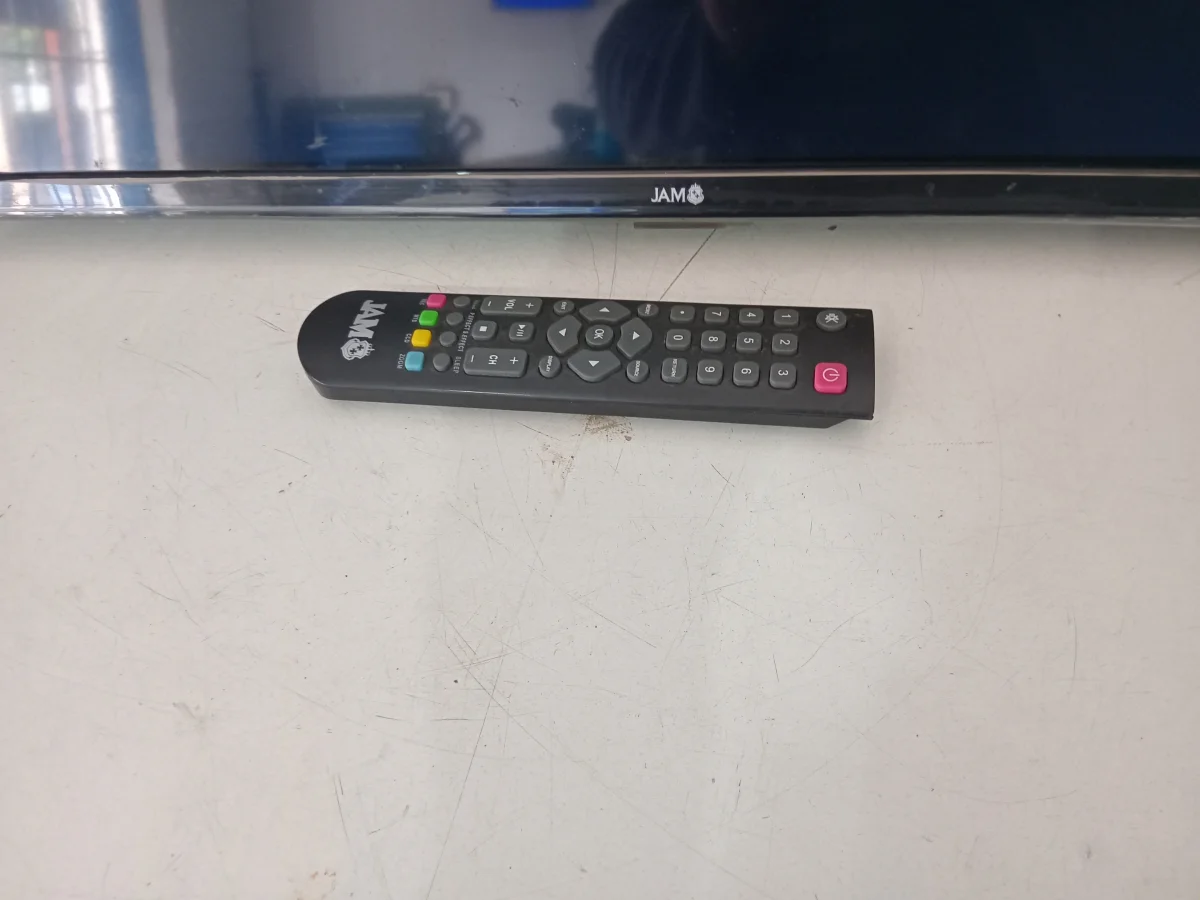 Foto 2 de Televisor Led Convencional De 32 '' Marca Jam Modelo Usado En Buen Estado Con Control Sin Caja Acc SoporteControl