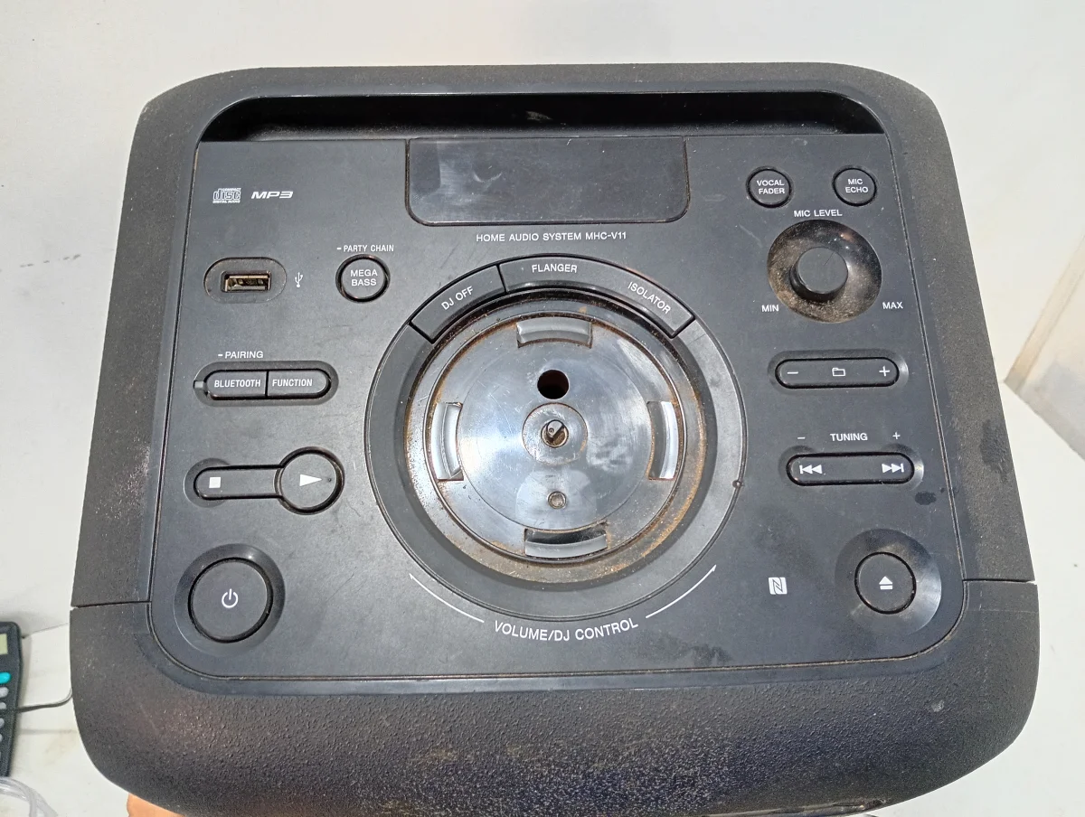 Foto 4 de Caja De Sonido Amplificada Marca Sony Modelo Mhc-V11 Con Control Usado En Buen Estado Acc Bt Usb Radio