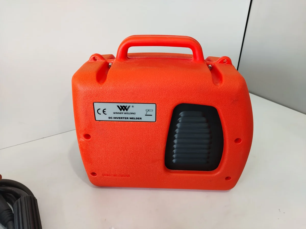 Foto 2 de Soldador Marca Winner Welding Modelo Mma168 Usado En Buen Estado Acc 2 Pinzas (Tierra Y Positivo)