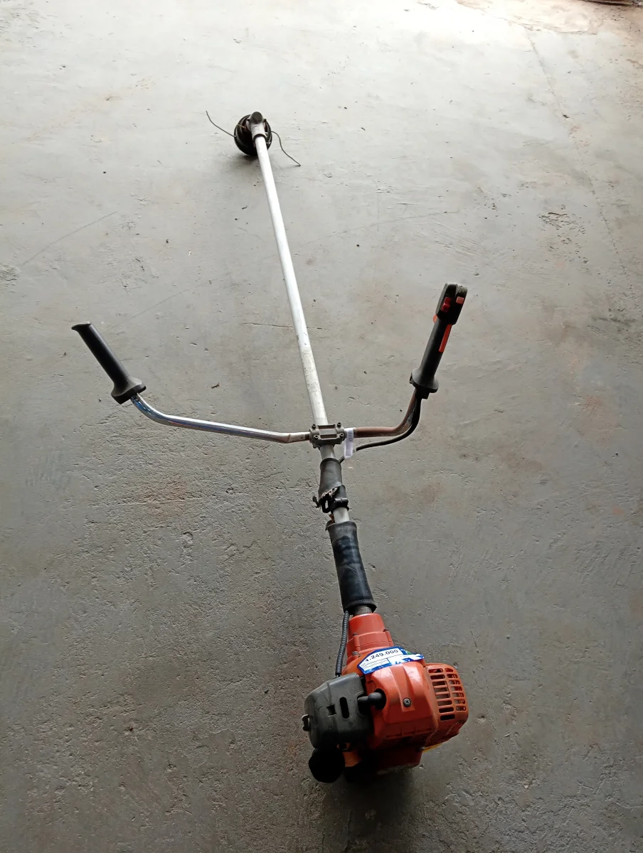 Desmalezadora Marca Husqvarna Modelo 143r-Ll Usado En Buen Estado Original Si Acc Cabezal