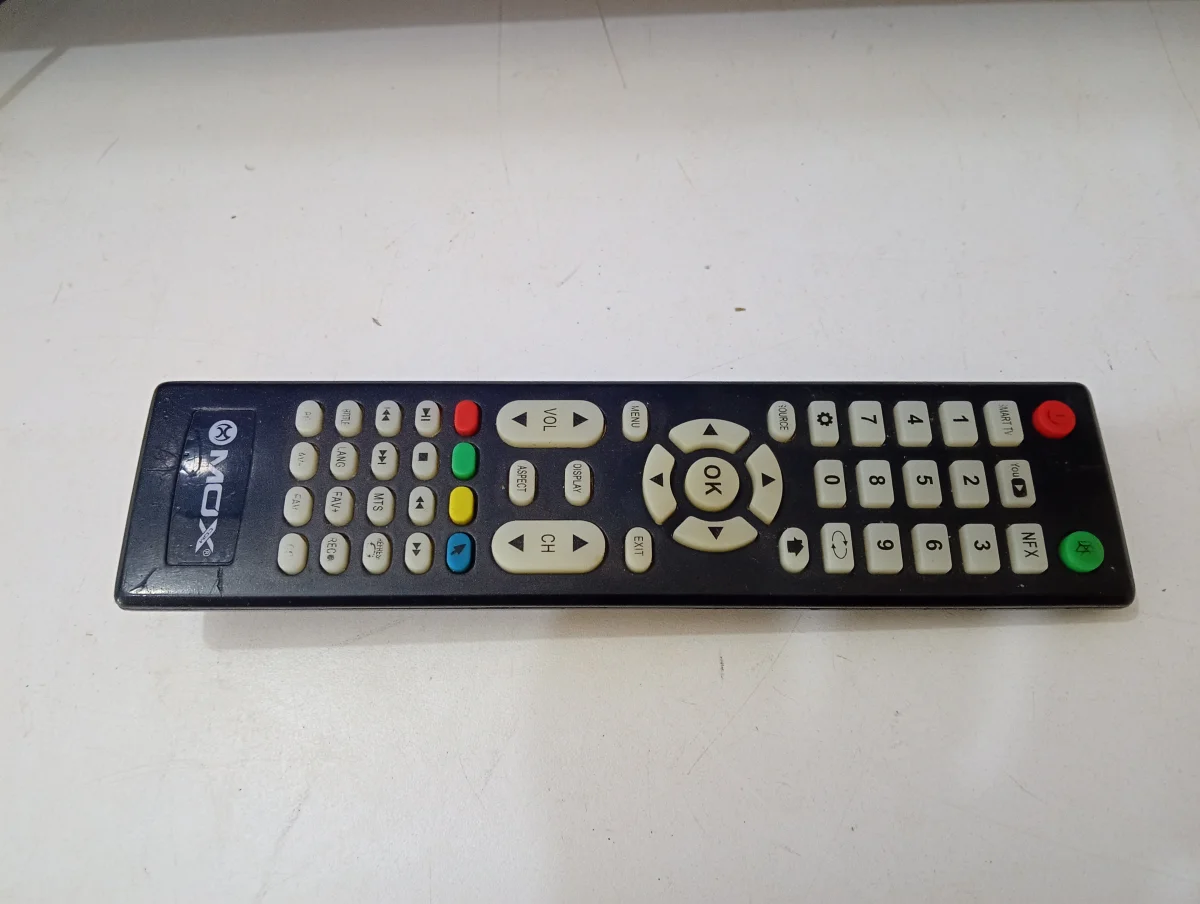 Foto 2 de Televisor Led Smart De 32 '' Marca Mox Modelo Mo-Dld3232 Con Control Usado En Buen Estado Acc Patitas