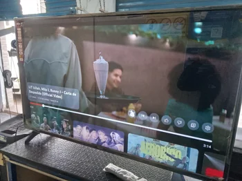 Televisor Led Smart De 50 '' Marca Tokyo Modelo Tvtokud50wd Con Control Usado En Buen Estado Acc Par De Patitas