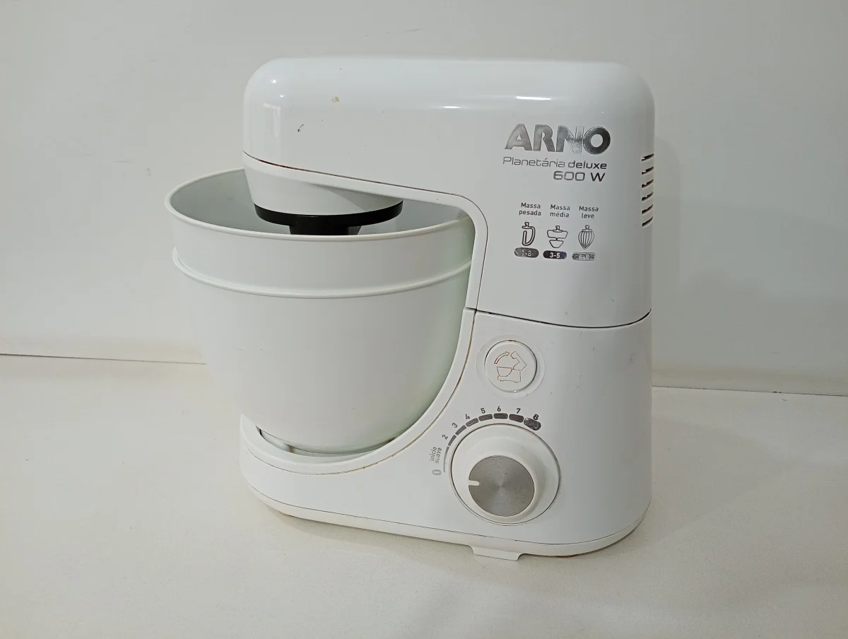 Batidora Marca Arno Modelo Deluxe Usado En Buen Estado Acc Cuatro Batidores. Dos Bowls