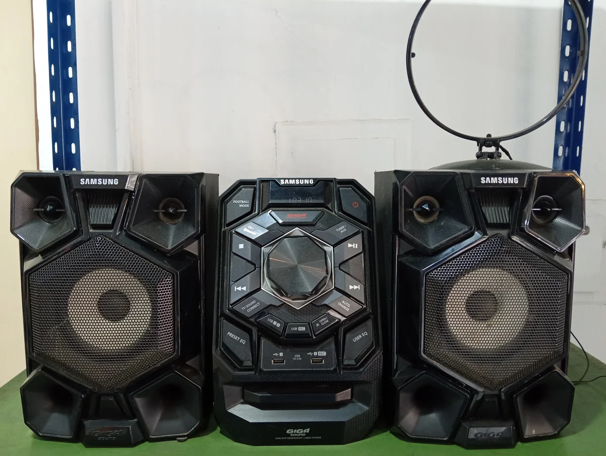 Equipo De Sonido Marca Samsung Sin Control Modelo Mxj630 Usado-En-Buen-Estado Acc Dos ParlantesAntena