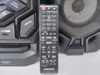 Foto 2 de Equipo De Sonido Marca Samsung Sin Control Modelo Mxj630 Usado-En-Buen-Estado Acc Dos ParlantesAntena