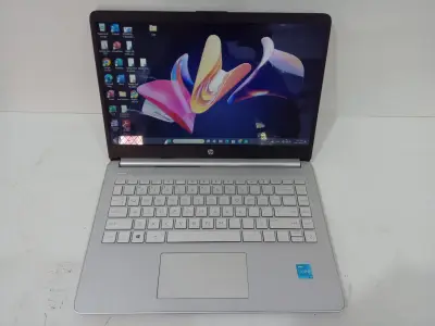 Notebook Marca Hp Modelo 14-Dq2039ms Procesador Core I3 Memoria Ram 8 Gb Disco Duro 237 Gb Generacion 11 Acc No Tiene