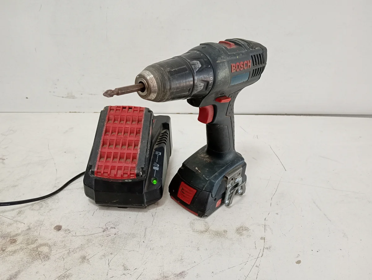 Taladro Marca Bosch Modelo Gsr18-2 Nro Usado Con Desgaste Acc 2 BateriasCargador