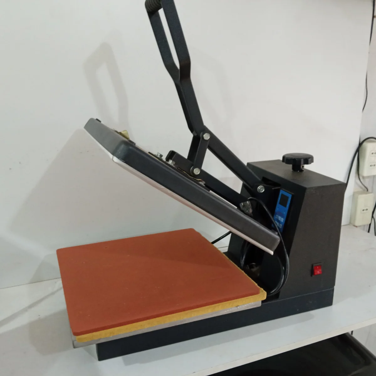 Foto 3 de Plancha Para Sublimacion Marca Heat Press Machine Modelo Hm-38/Hm-40 Acc Con Almohadilla