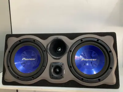 Caja C/ Parlantes Para Auto Usado En Buen Estado Acc C/2 Woofer PioneerC/1 Twister JblC/1 Corneta