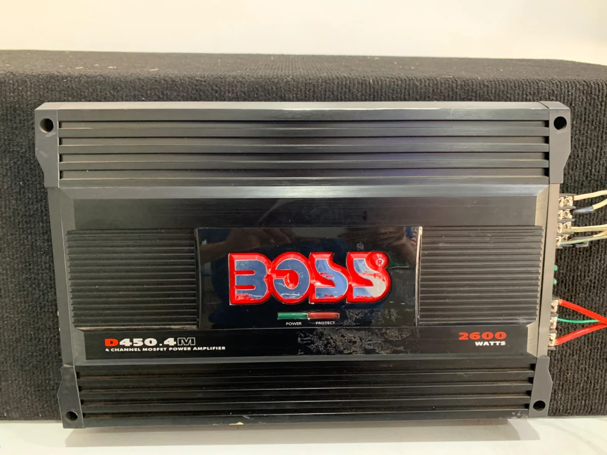 Amplificador De Sonido P/ Automovil Marca Boss 2600w Modelo D450 Usado En Buen Estado Acc No Tiene
