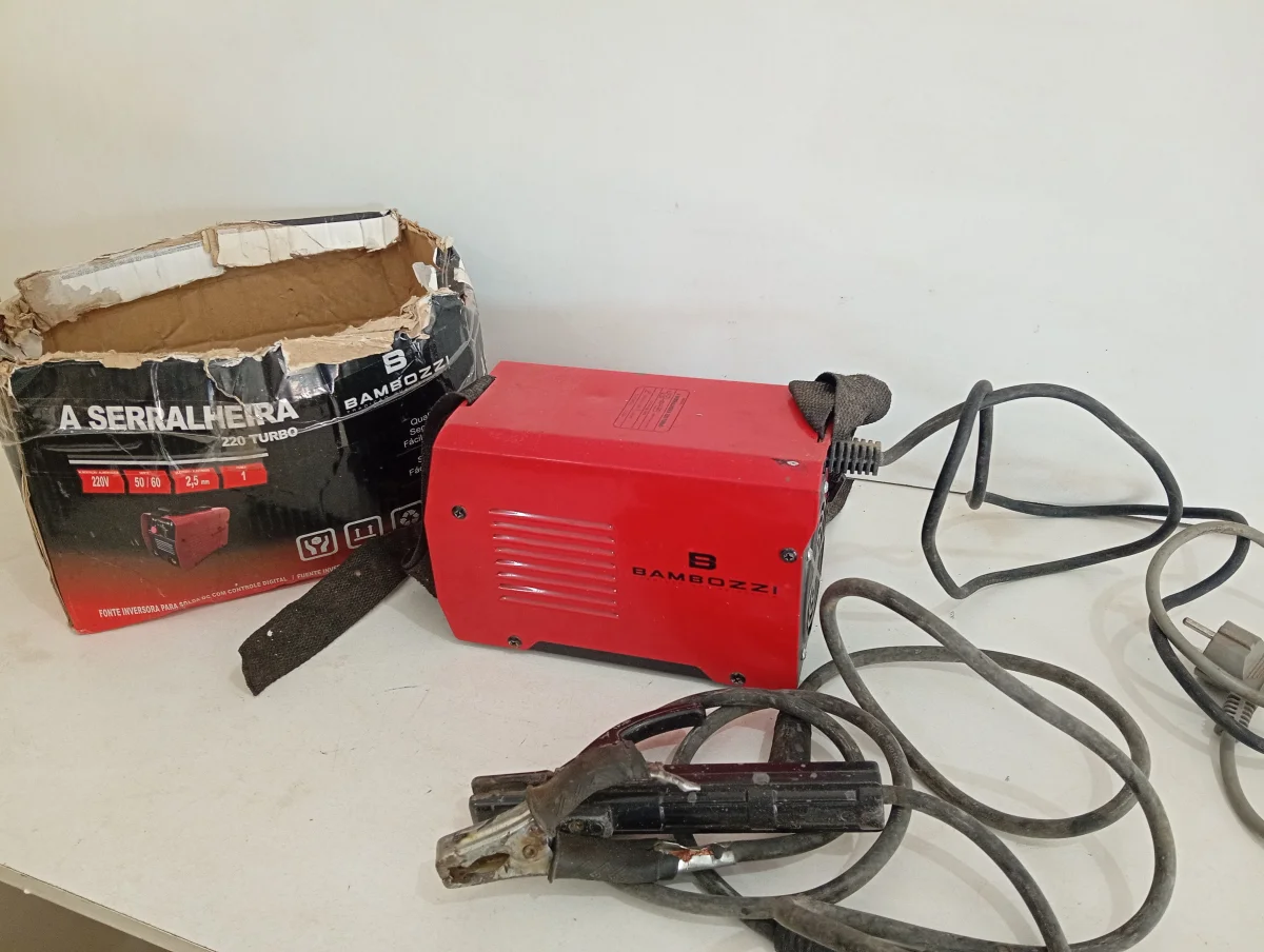 Soldador Marca Bambozzi Modelo A Serrealheira 220 Turbo Usado En Buen Estado Acc Pinza Negativo Y Positivo