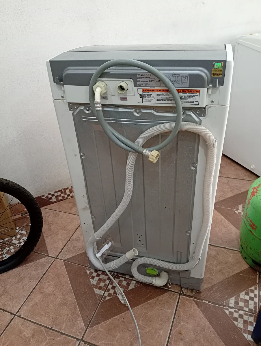 Foto 2 de Lavarropas Cap 8 Kg. Marca Whirlpool Modelo Ww1088w9 Usado En Buen Estado Acc Mangueras De Carga Y Descarga