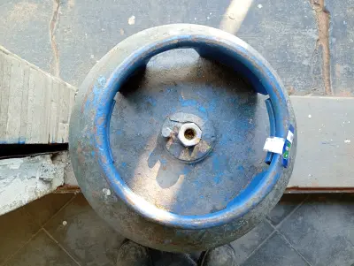 Garrafa Cap: 13 Kg. Marca Blue Gas Usado En Buen Estado Color : Azul Acc: No Tiene Comentario: Color Azul De 13 Kilos