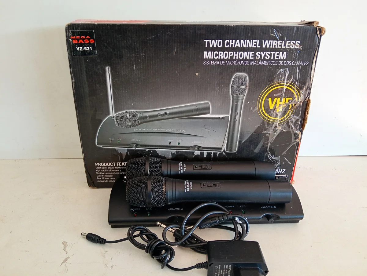 Foto 3 de Par De Microfonos Marca Mega Bass Modelo Vz621 Con Caja Acc CargadorCable Plus2 MicrofonosAntenas