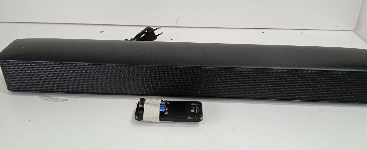 Barra De Sonido Marca Lg Modelo Sk1 Usado En Buen Estado Con Control Acc BtEntrada AuxEntrada De Fibra Optica