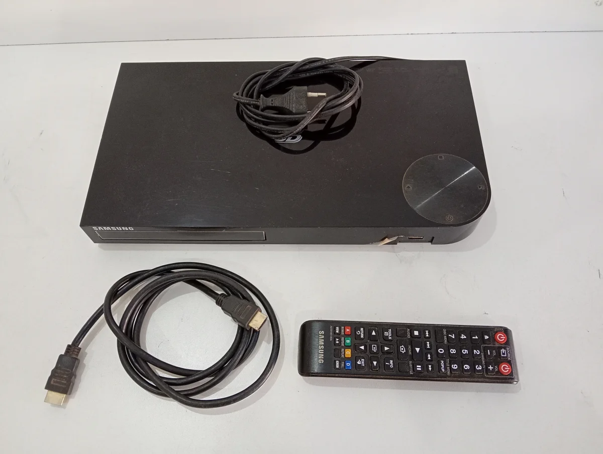 Foto 2 de Blu-Ray Marca Samsung Con Control Modelo Bdf-5500 Usado En Buen Estado Acc Cable Hdmi Control