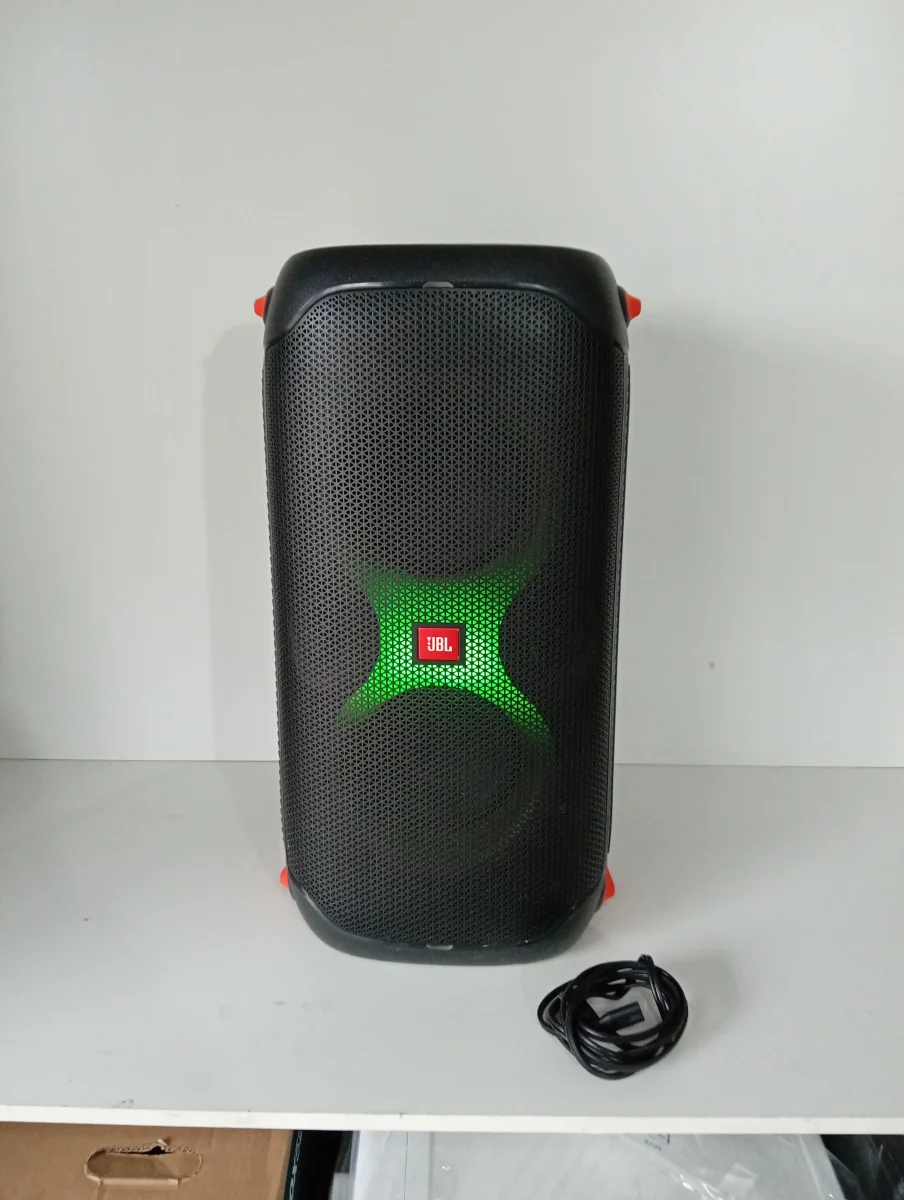 Parlante Portatil Marca Jbl Original Modelo Partybox 110 Usado En Buen Estado Con Con Cable Power Acc A Bluetooh Con Entrada Usb Aux