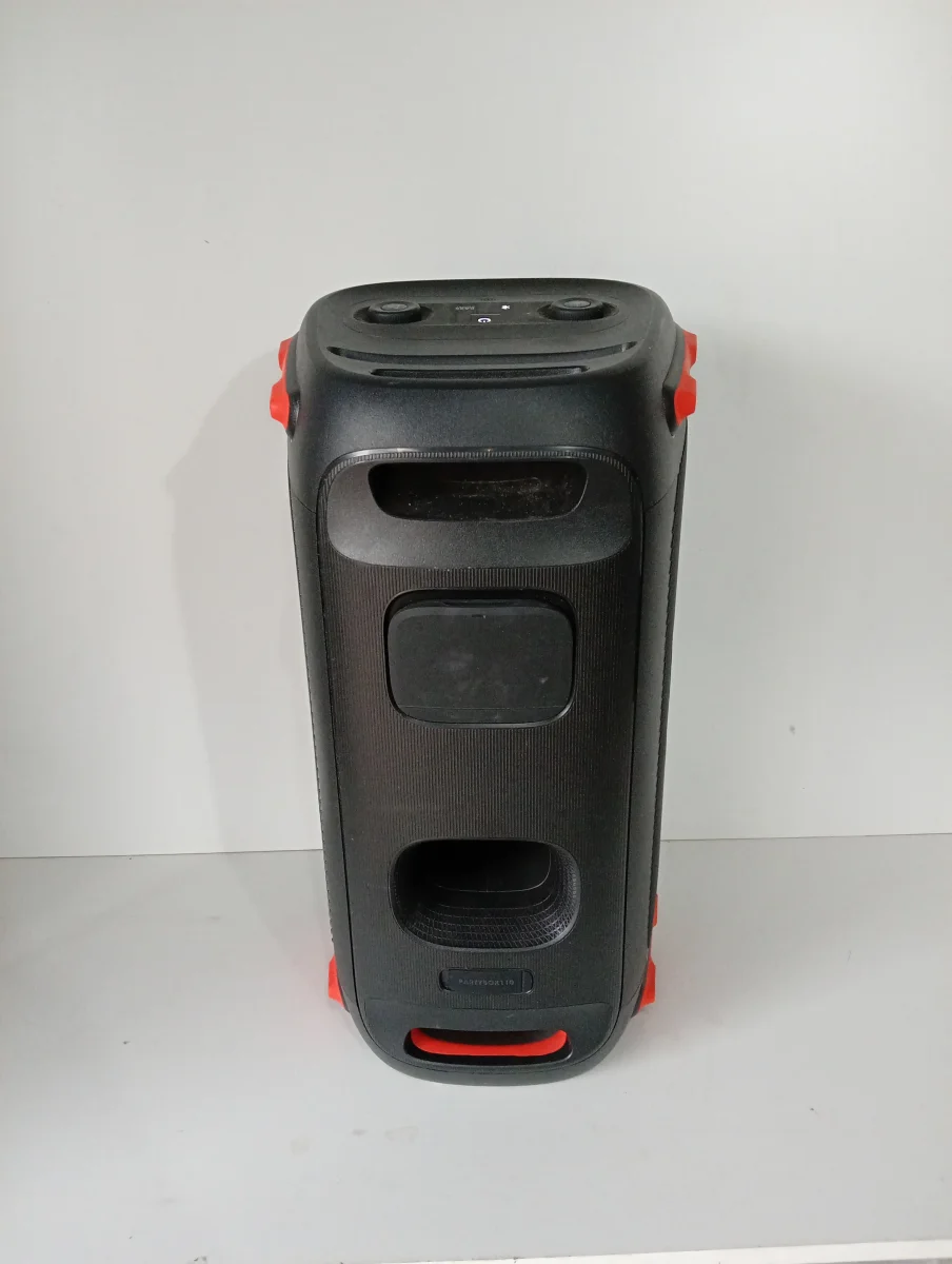 Foto 2 de Parlante Portatil Marca Jbl Original Modelo Partybox 110 Usado En Buen Estado Con Con Cable Power Acc A Bluetooh Con Entrada Usb Aux