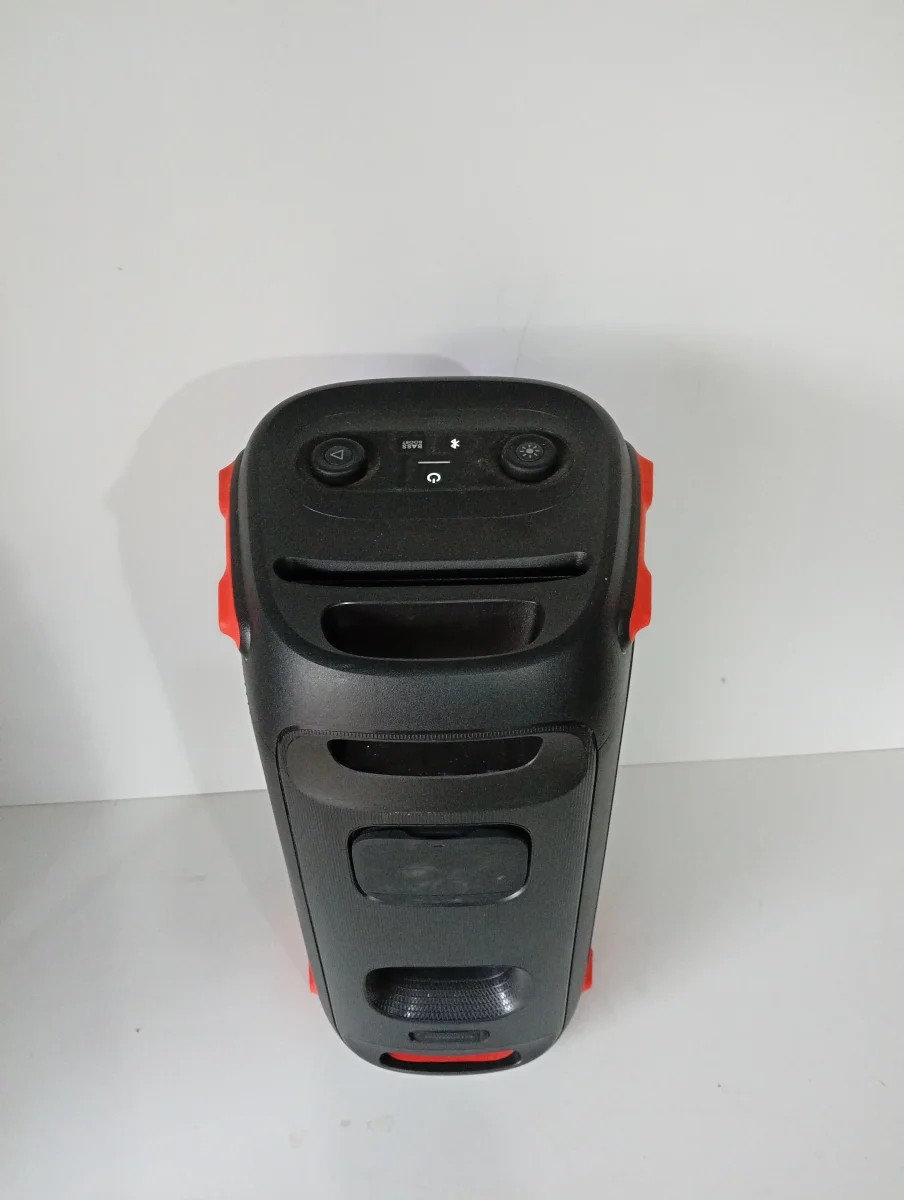 Foto 3 de Parlante Portatil Marca Jbl Original Modelo Partybox 110 Usado En Buen Estado Con Con Cable Power Acc A Bluetooh Con Entrada Usb Aux