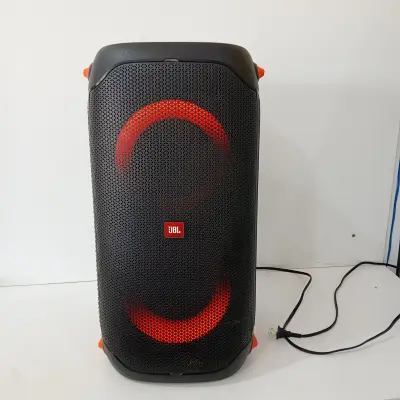 Parlante Portatil Marca Jbl Modelo Partybox110 Usado En Buen Estado Con Bt Acc Cable Power