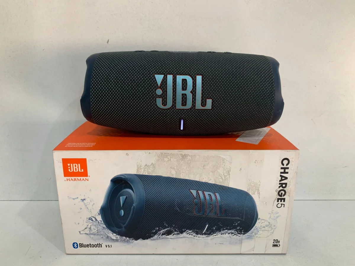 Speaker Potencia Watts No Tiene Marca Jbl Sin Control Modelo Charge 5 Usado En Buen Estado Con Caja Acc C/Manual