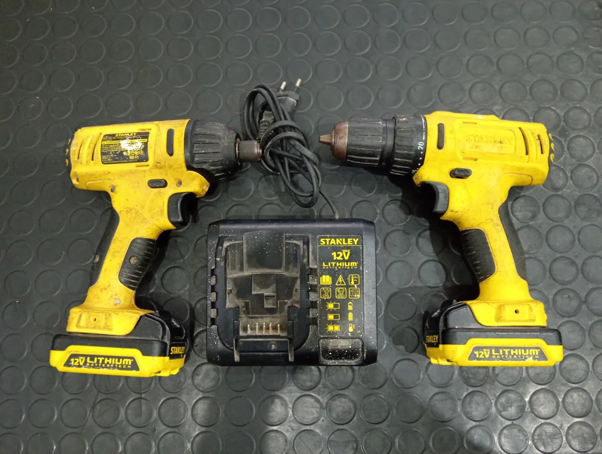 Taladro Marca Stanley Modelo No Tiene Acc Cargador Dos Baterias
