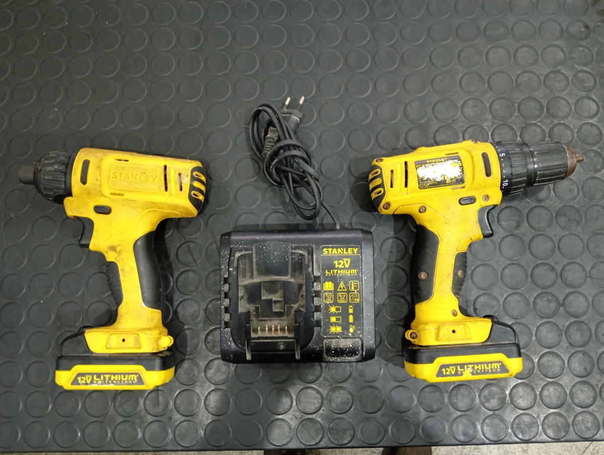 Foto 2 de Taladro Marca Stanley Modelo No Tiene Acc Cargador Dos Baterias