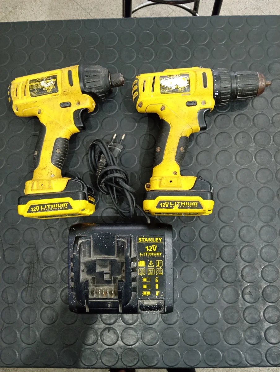 Foto 3 de Taladro Marca Stanley Modelo No Tiene Acc Cargador Dos Baterias
