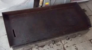 Plancha Hamburguesera Marca No Tiene Modelo No Tiene Usado En Buen Estado Acc Medida De 1.20 Cm * 60 Aprox De 4 Perillas Con Manguera De Conexion